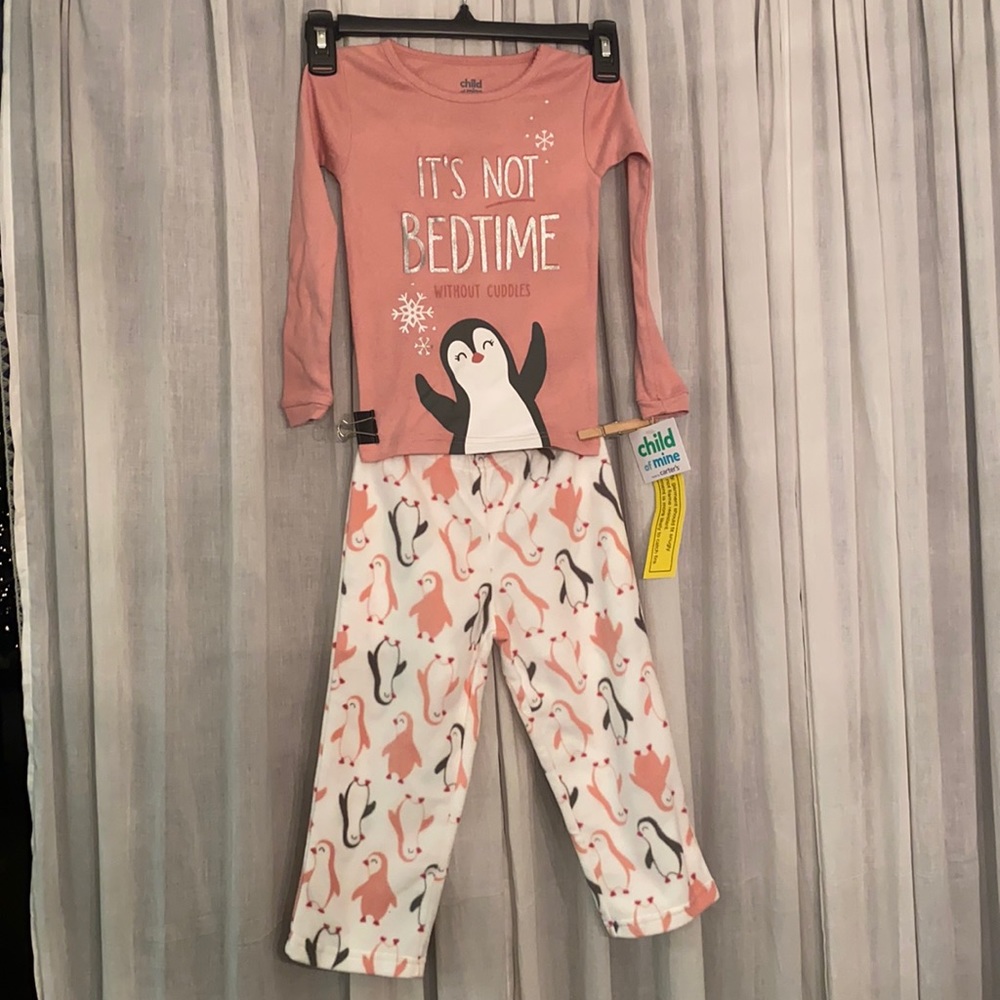Carter’s Pajama Set Size 3T NWT